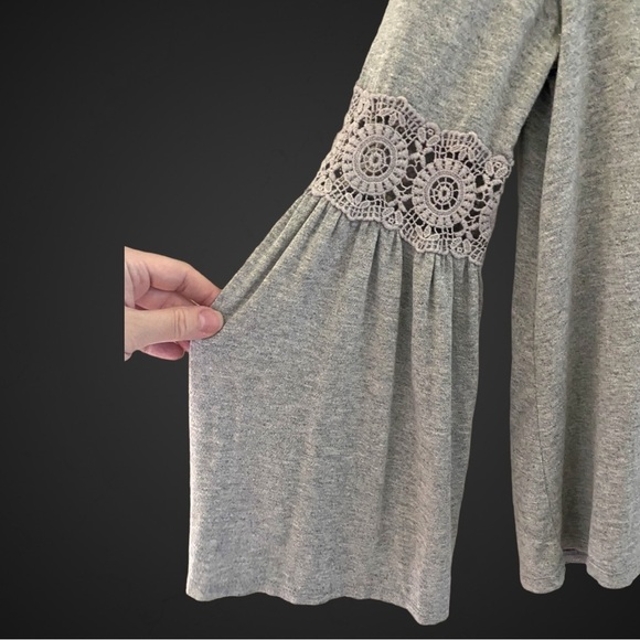 🍄Altered State Bell Sleeves Blouse - Picture 2 of 4